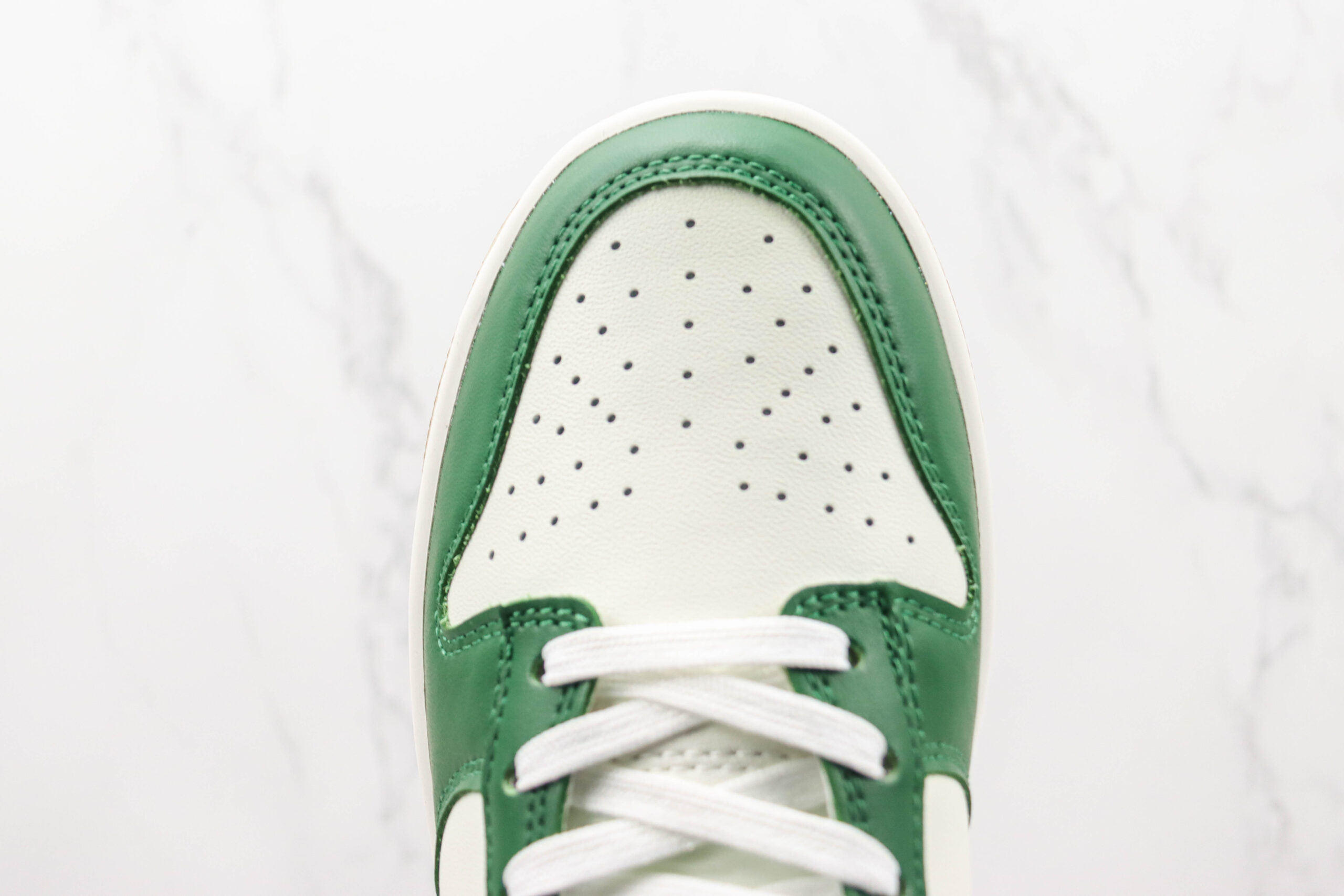 耐克Nike Dunk Low Gorge Green纯原版本低帮DUNK白绿色酒红钩配色板鞋 耐克DUNK系列校园板鞋 货号：FB7160-161